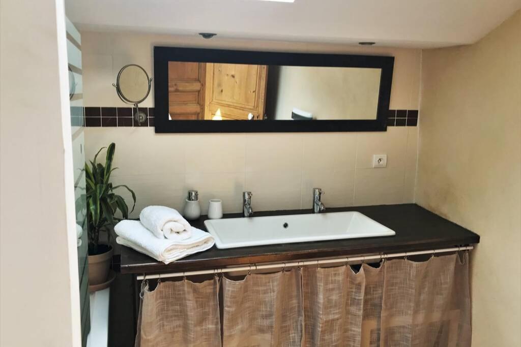 Appartement COEUR de GOUDARGUES! 3 ch, 3 SDB, Extérieur, CLIM Extérieur photo